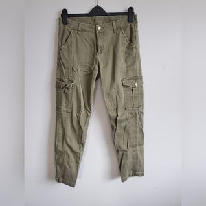 KUT from the cloth womens green mid rise cargo pants. Womens 6. VGUC